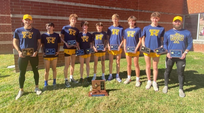 2022 Bison Cross Country Team